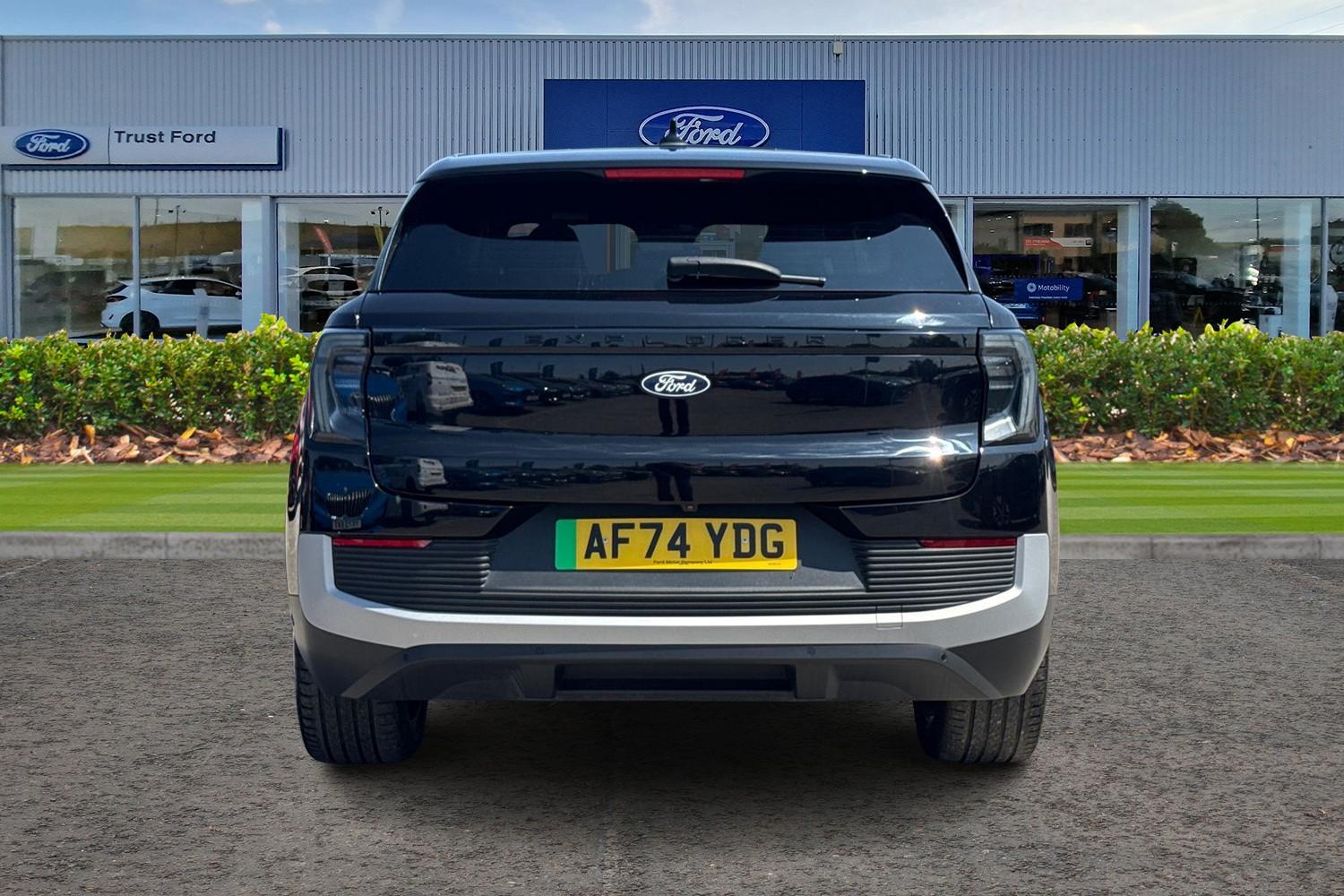 Ford EXPLORER Photo 6