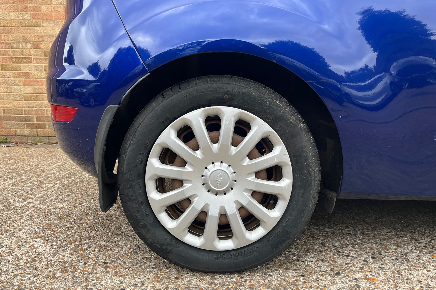 Ford Fiesta Photo 7