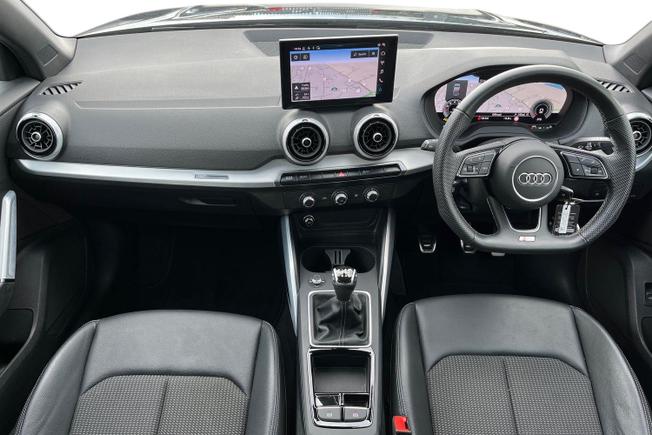 Audi Q2 Photo 11