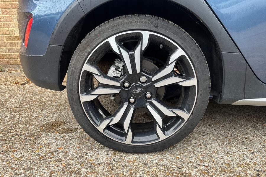 Ford Fiesta Photo autoimg-b61a6ff9eb75ca0aefb3aca2b89e31f7f82ede12.jpg