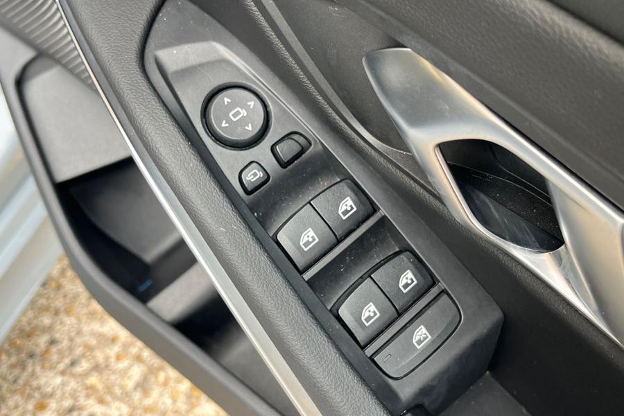 BMW 3 SERIES Photo autoimg-b61a8d53d664e5d2f16e013acde29a2e301e3a50.jpg