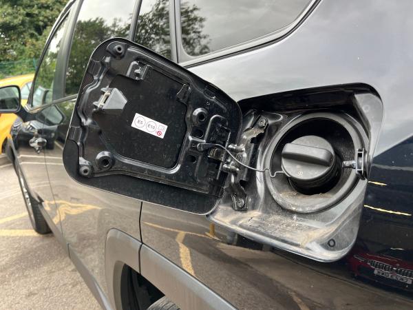 Toyota RAV4 Photo autoimg-b61d9475d7750391f3f30876a1878864bd45ee7c.jpg