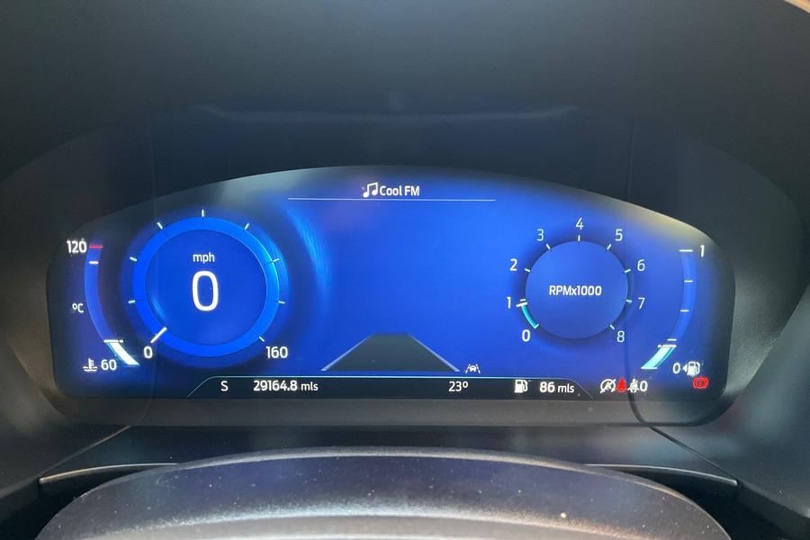Ford KUGA Photo autoimg-b61ddba4f9e25ccb44756103c260cc328f873679.jpg