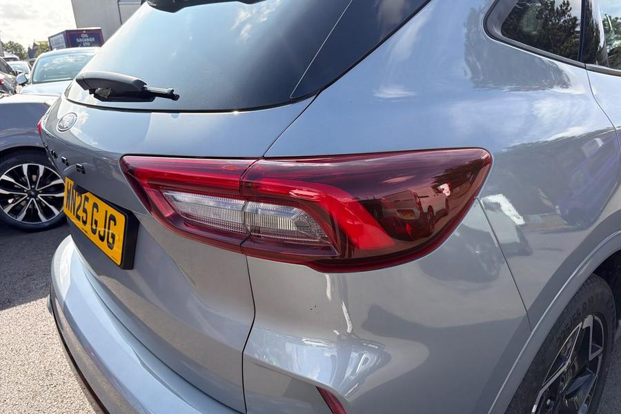 Ford KUGA Photo autoimg-b625c570ff7d4b03134d43b63b1af08c286cef3e.jpg