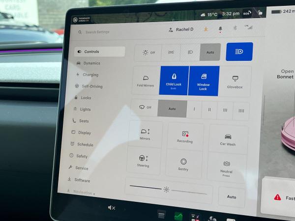 TESLA Model 3 Photo autoimg-b625eb8402549651c3204b11107269d7bb0a83c1.jpg