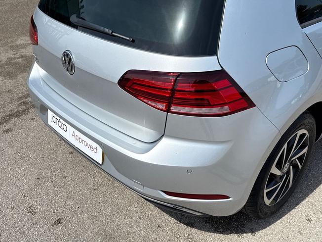 VOLKSWAGEN Golf Photo 22