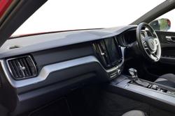 VOLVO XC60 Photo 2