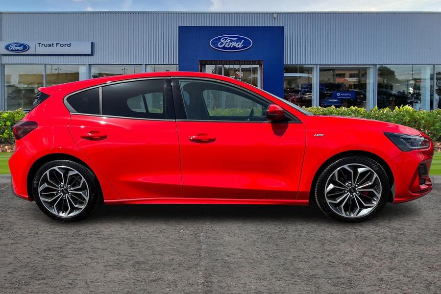 Ford Focus Photo autoimg-b62abb7c5231c14e3ce8aab4555b34b00a2dbef1.jpg