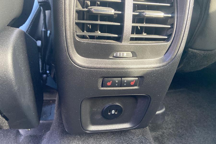 Ford KUGA Photo autoimg-b62d654839fa4d64f6cea1eac7c6db079be091e0.jpg