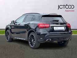 MERCEDES-BENZ GLA Photo 3