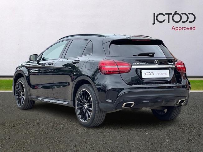 MERCEDES-BENZ GLA Photo 3