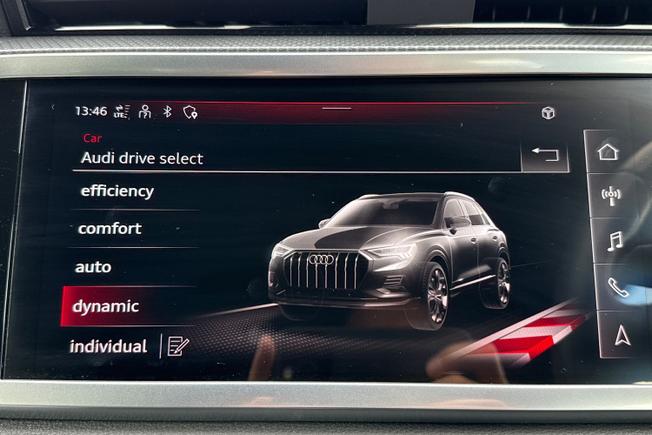 AUDI Q3 Photo 22