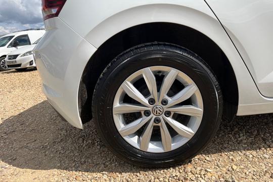 Volkswagen Polo Photo autoimg-b63e841b3307a42be8c4508e52f2274263d8cb86.jpg