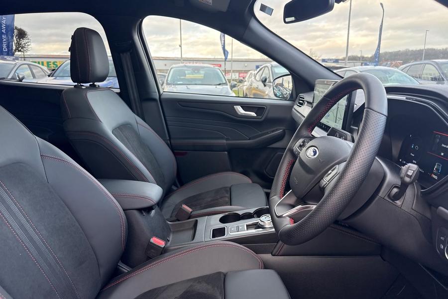 Ford KUGA Photo autoimg-b643836aff82c63ec8db9019e9618fbf87961a12.jpg