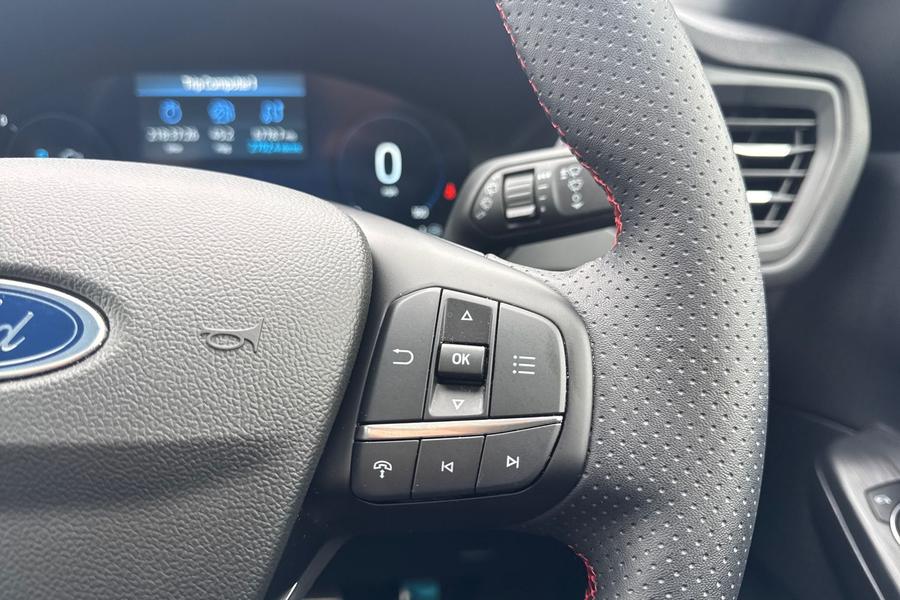 Ford KUGA Photo autoimg-b644e6ee457e6fb880196b4f60148f35d715c3c0.jpg