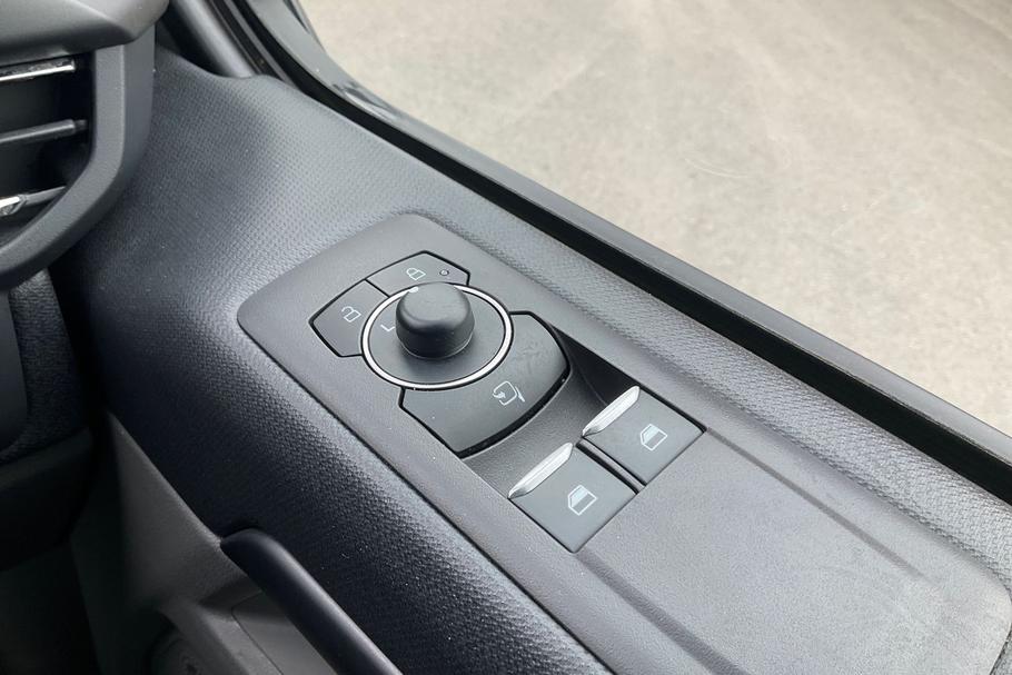 Used Ford Tourneo Custom EA25ZWP 7