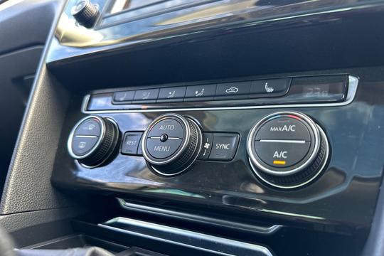 Volkswagen Passat Photo autoimg-b647f815d517a08ca15bfd029e96e97f1bb1baef.jpg