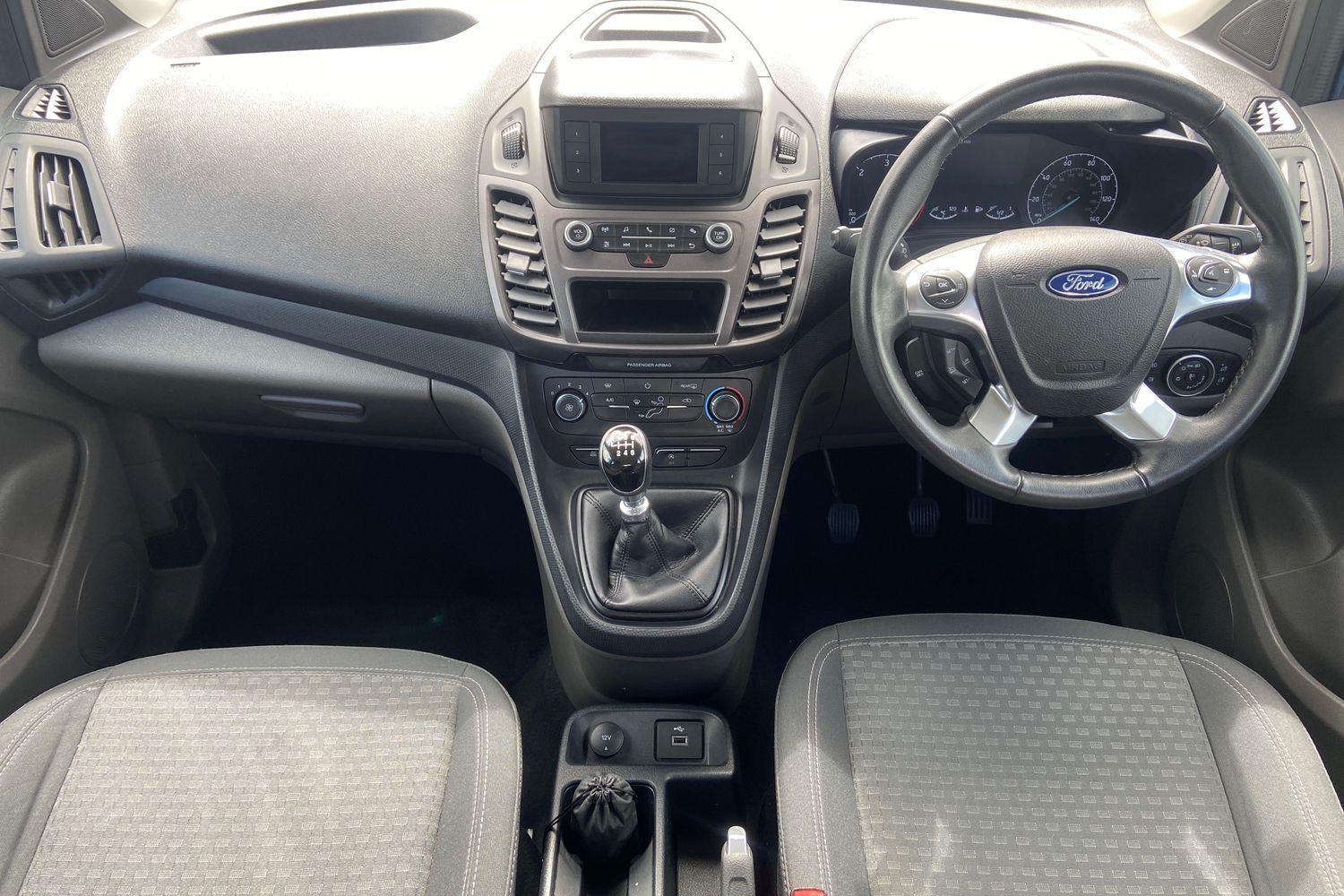 Ford TOURNEO CONNECT Photo 9