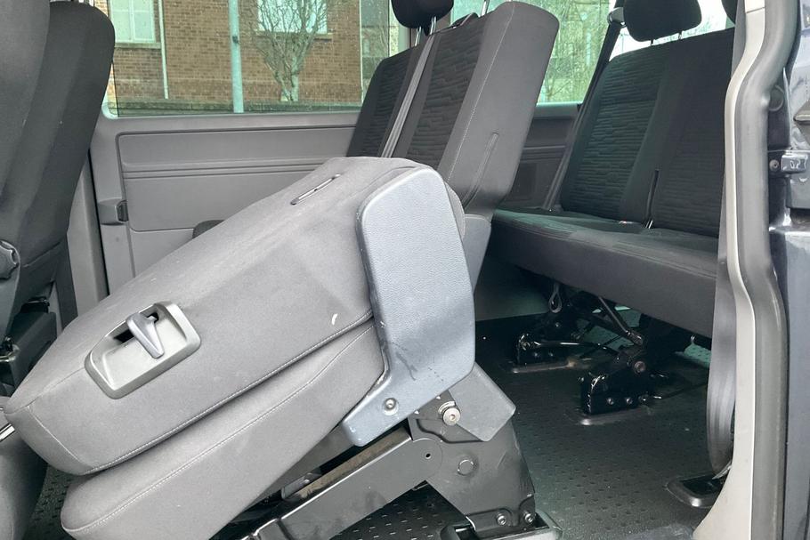 Used Volkswagen Transporter Shuttle NA70KTD 4