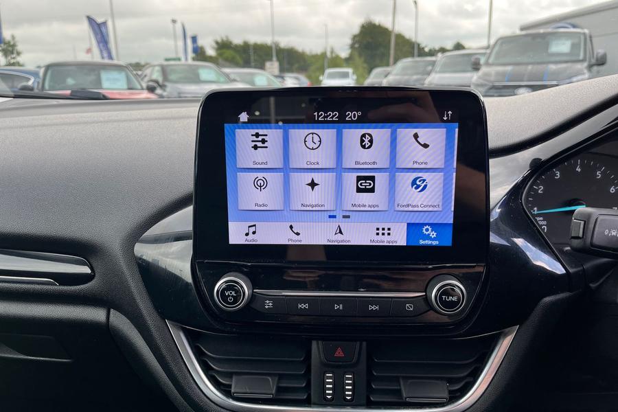 Ford FIESTA Photo autoimg-b654a525b407980532e8c89526ac6f5bb02899fd.jpg