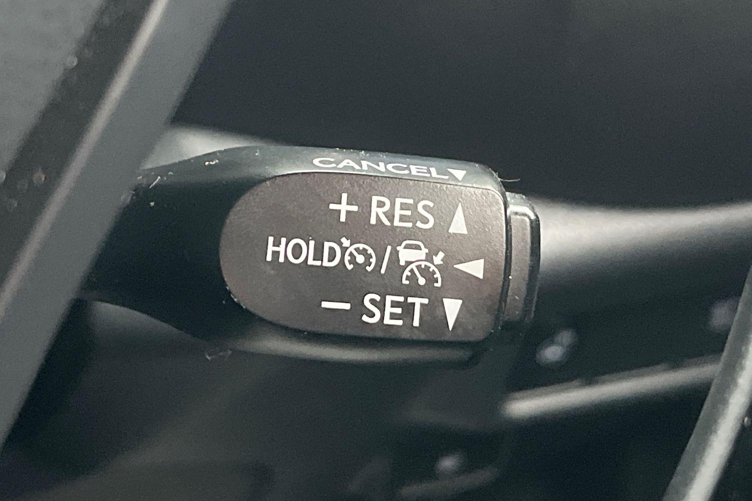 Toyota C-HR Photo 35