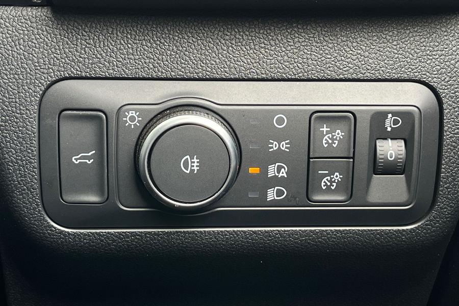 Ford Kuga Photo autoimg-b65594b7cf45c0c3ce3a78a32e07a483b622b083.jpg