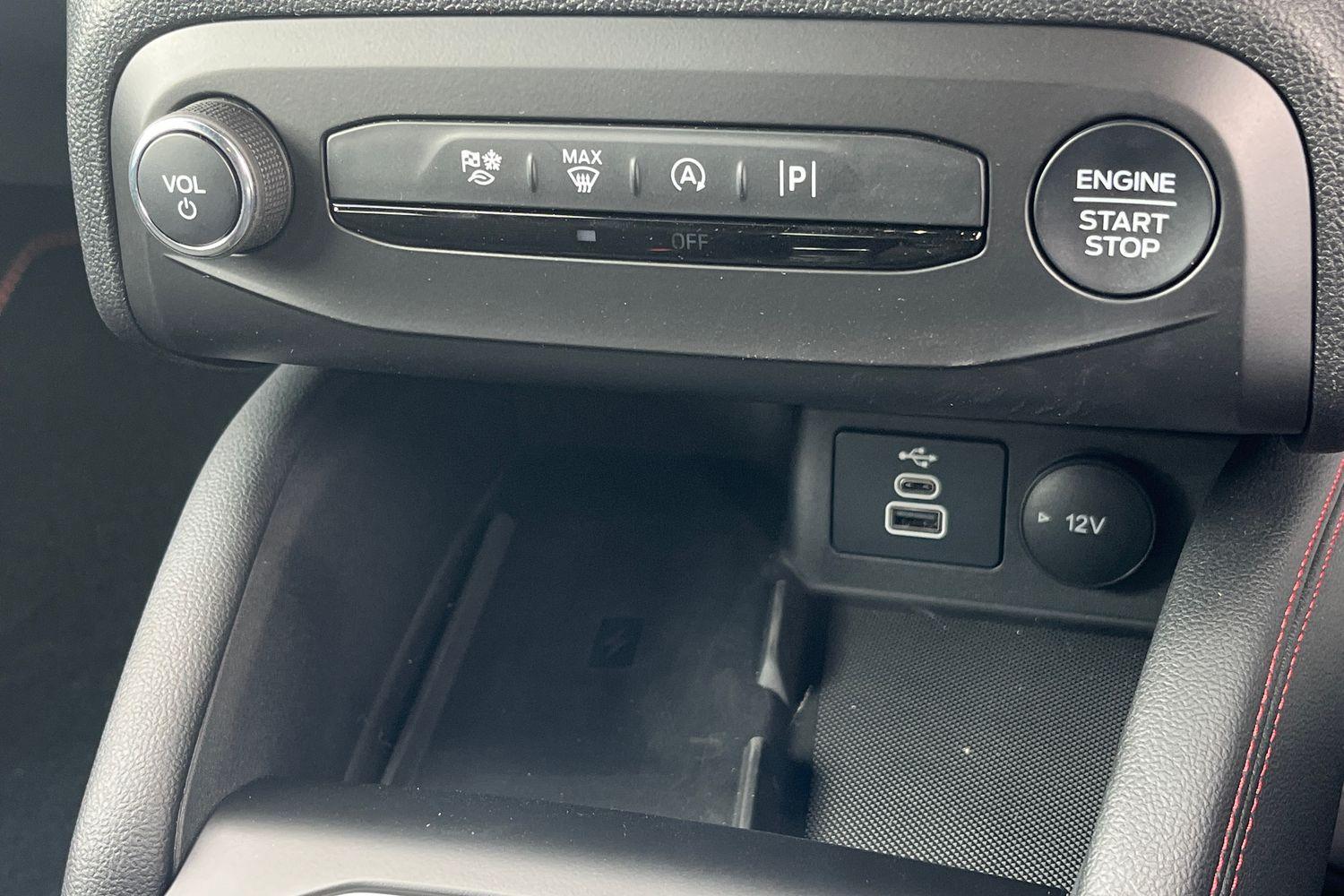Ford FOCUS Photo 32