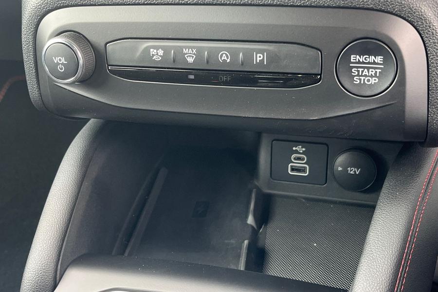 Ford FOCUS Photo autoimg-b655f5f523aeb62c2b04e7de41e0b89268d2827f.jpg