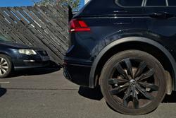 VOLKSWAGEN Tiguan Photo 5
