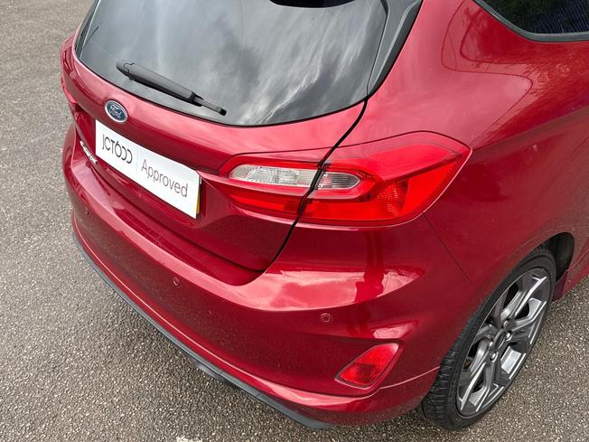 FORD Fiesta Photo 22