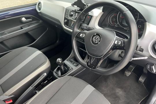 Volkswagen up! Photo autoimg-b65f4d6f5ac8f64fed0b1907f702deb7402ad134.jpg