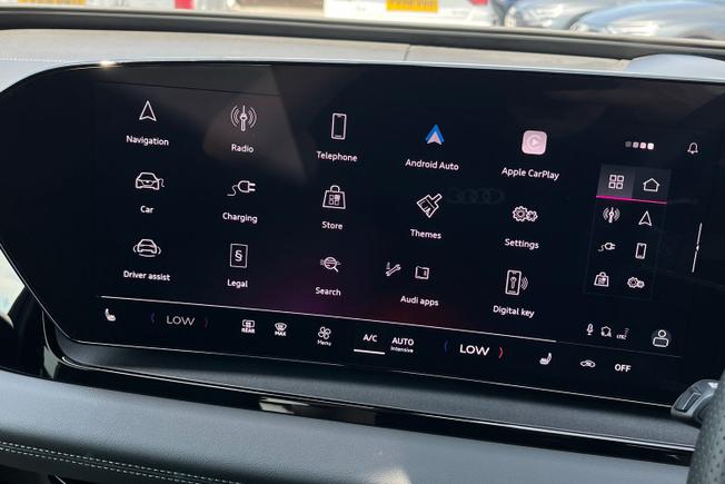 AUDI Q6 E-Tron Photo 13