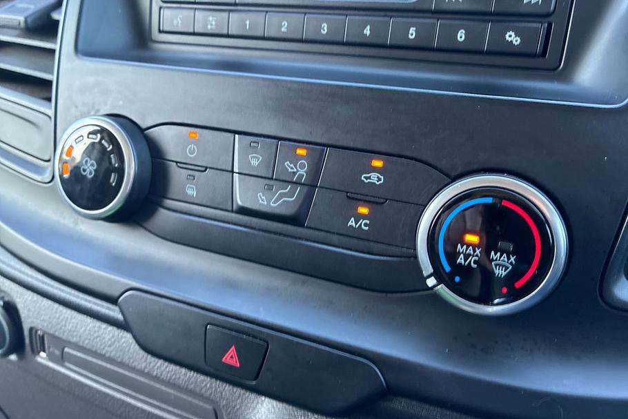 Used FORD TRANSIT CUSTOM YT19CRE 22