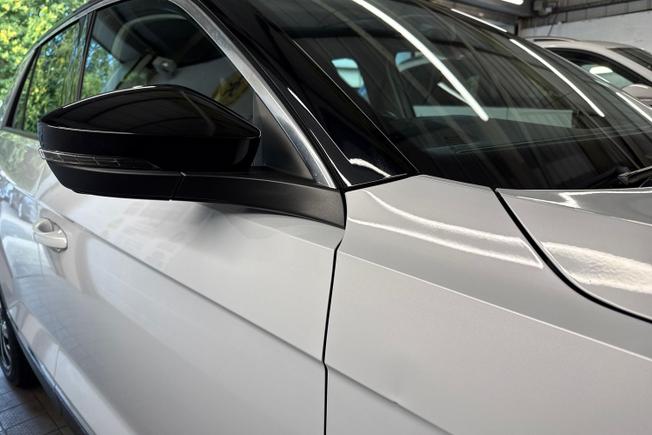 VOLKSWAGEN T-Roc Photo 20