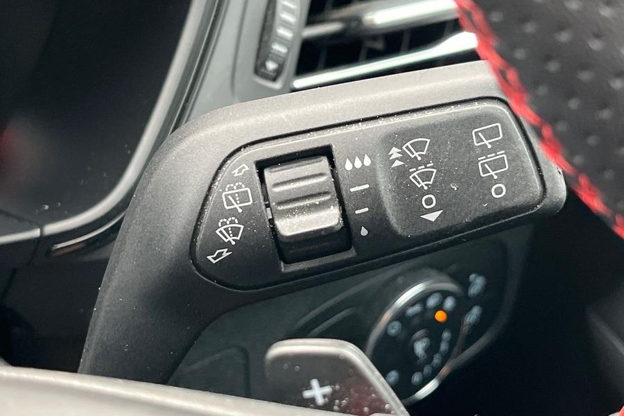 Ford Focus Photo autoimg-b66f08e31c42485698f46fd88bd6156b78403d9b.jpg