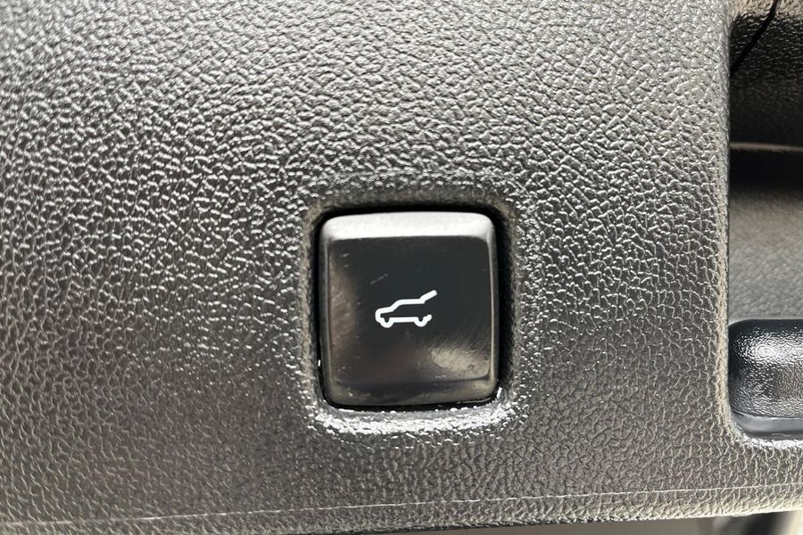 Ford Kuga Photo autoimg-b66fc7362334b54de30e7d8009c7a1f4a604a5d0.jpg