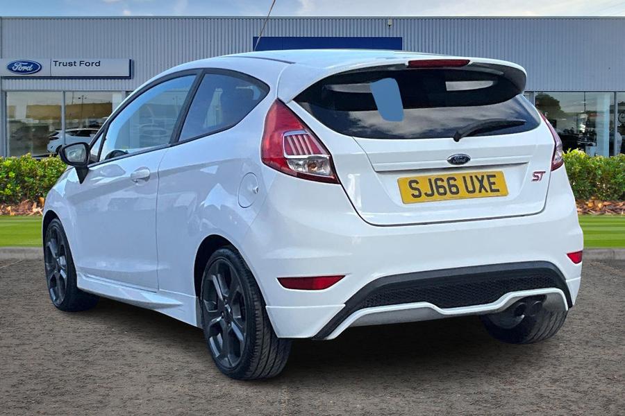 Ford FIESTA Photo autoimg-b670df18e5fda75f04624cc912bf4e8cb15551c8.jpg