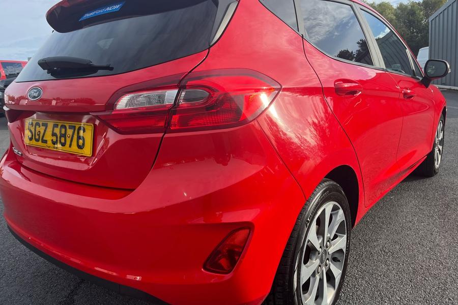 Ford FIESTA Photo autoimg-b6771e992760aea2b6df8e8aa076d542c424fbc3.jpg