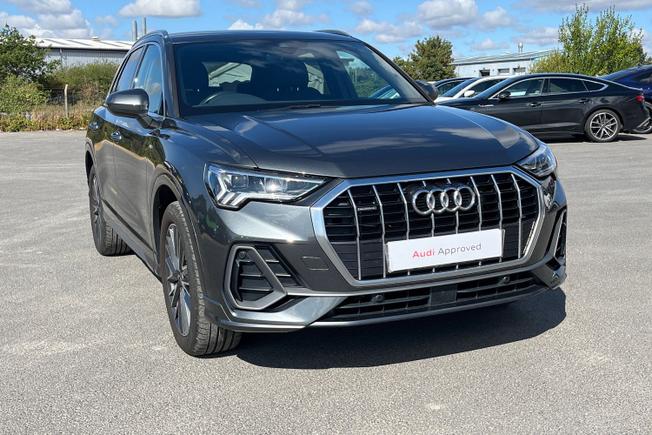 AUDI Q3 Photo 23