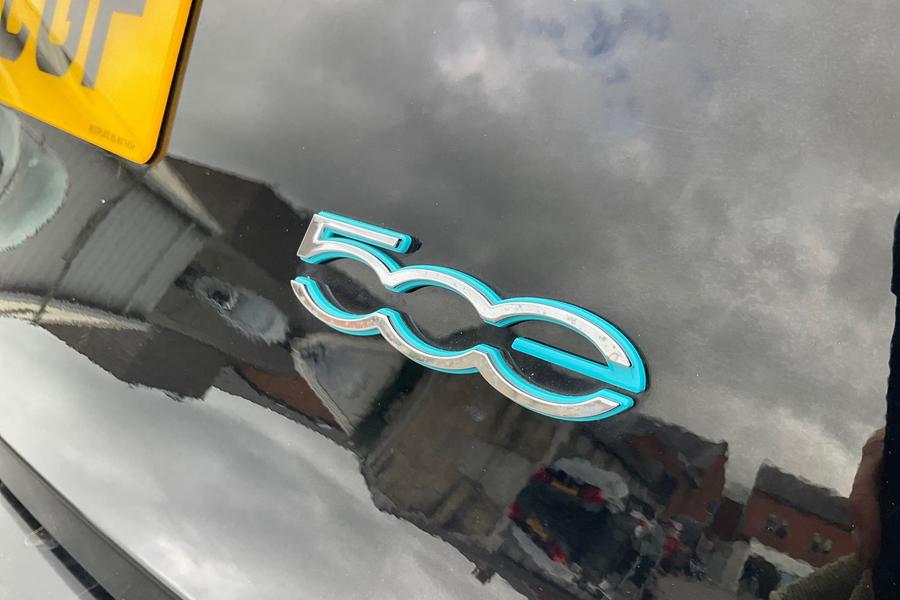 Fiat 500e Photo autoimg-b679e4615100831985a0126f18772be0da20de9a.jpg