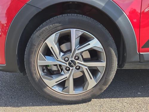 Kia STONIC Photo autoimg-b67c1ae58b609f0c6f6287505d9c721fb5c8af5f.jpg