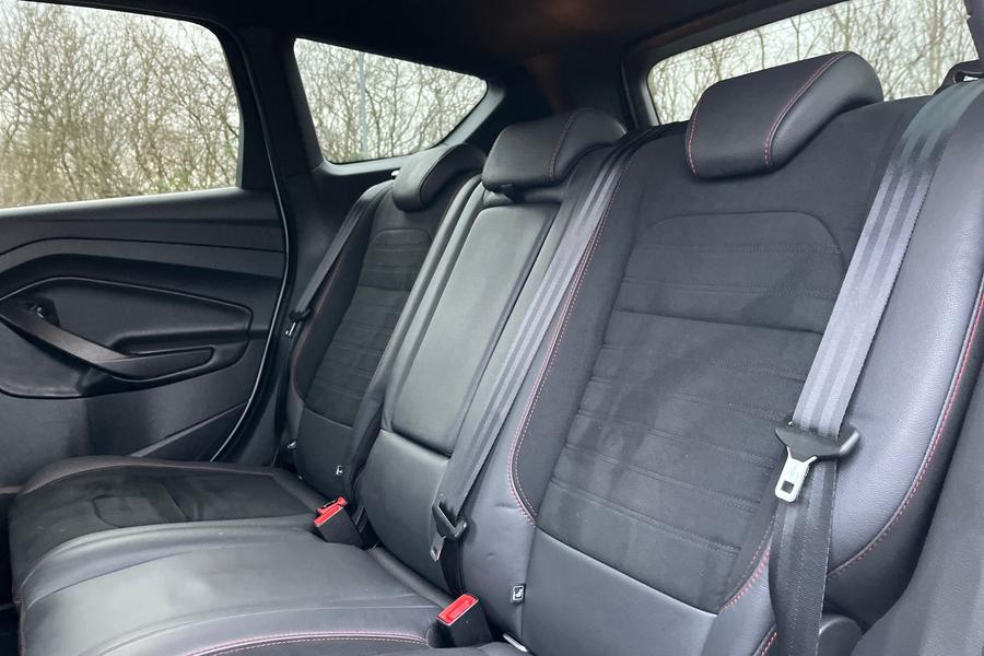 Ford KUGA Photo autoimg-b67dc03e28b5c133a2b0faf43607f0527179ecba.jpg