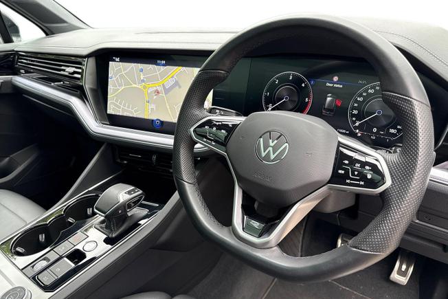 VOLKSWAGEN Touareg Photo 6