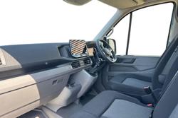 VOLKSWAGEN Crafter Photo 2