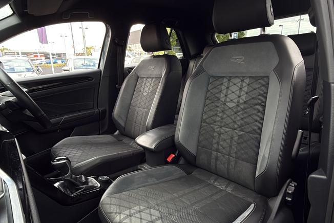 VOLKSWAGEN T-Roc Photo 21