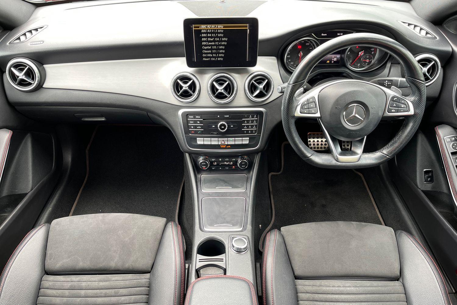 Mercedes-Benz CLA Photo 9