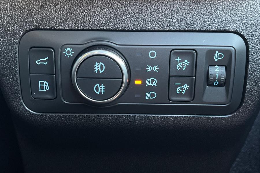 Ford KUGA Photo autoimg-b68ea1ac22df9d48d0270e026637fe517d74e9fd.jpg
