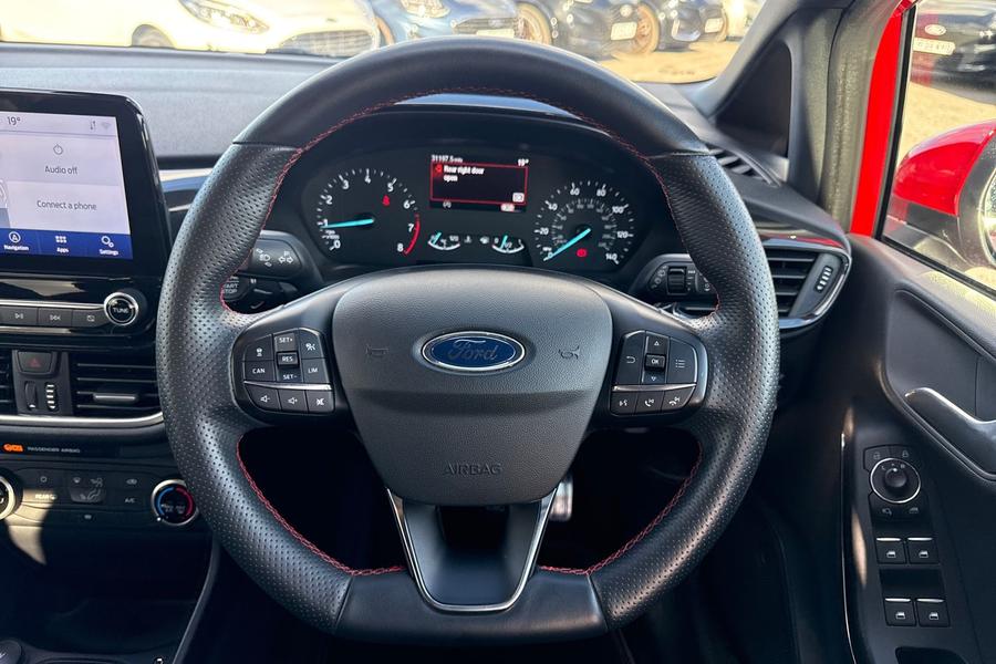 Ford FIESTA Photo autoimg-b6983bf27157d692e5bc2ead17b0f717ec2dda9e.jpg