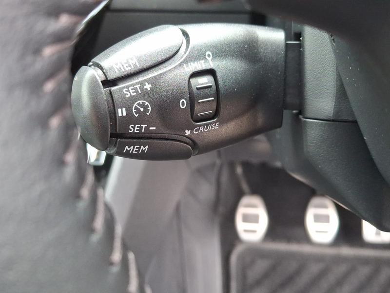 Used Peugeot 208 YC73WVW 36
