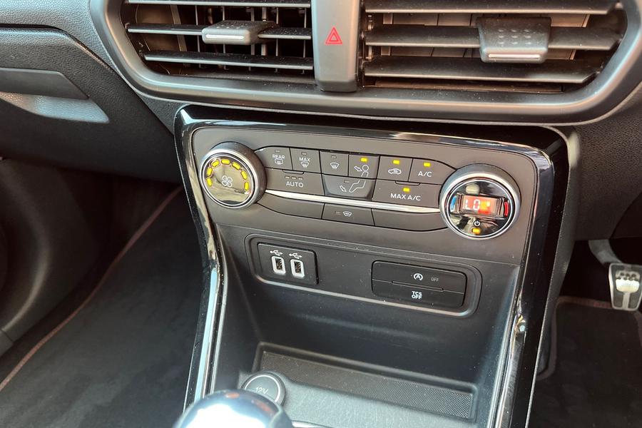 Ford ECOSPORT Photo autoimg-b6af816fa489edf75aba14021743a3a78ceff85b.jpg
